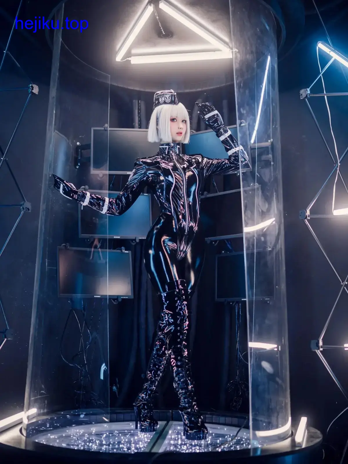 izumi泉桃子午夜女仆长图包