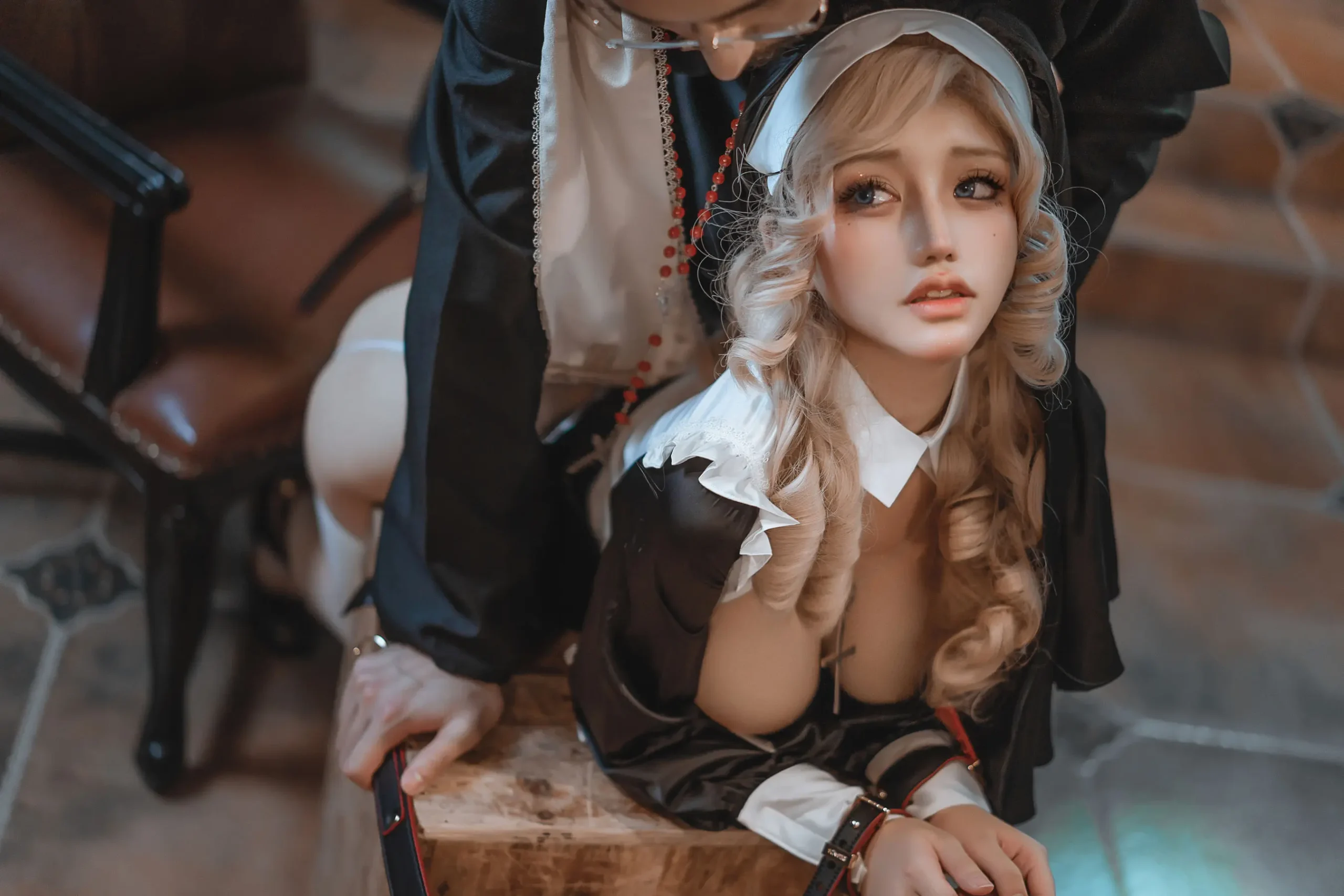 芊川一笑mnk修女与神父图包