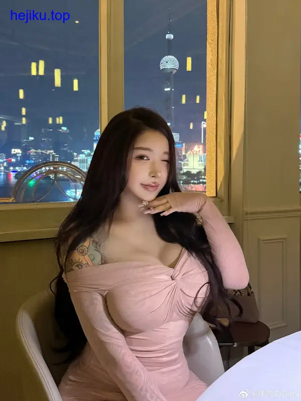 希希gina泳装全部照片欣赏