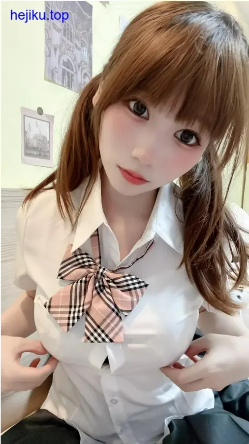 usejan蓝蓝蓝色调COS作品，冷色光影中透出温暖表情的反差感写真