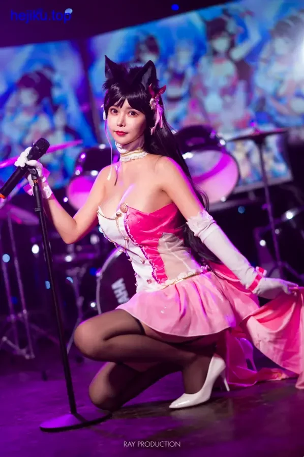 亚马逊鲺鱼细节特写 亚马逊鲺鱼这套图的妆造细节和肢体语言都很到位