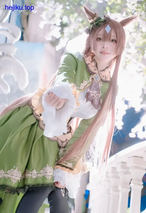 黑龙贯通半跪岩石