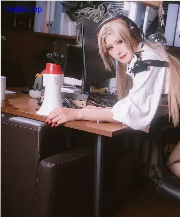 兔胖胖cosplay萌照分享 兔胖胖min萌系cosplay分享 双马尾造型搭配粉色系服装 少女感溢出屏幕