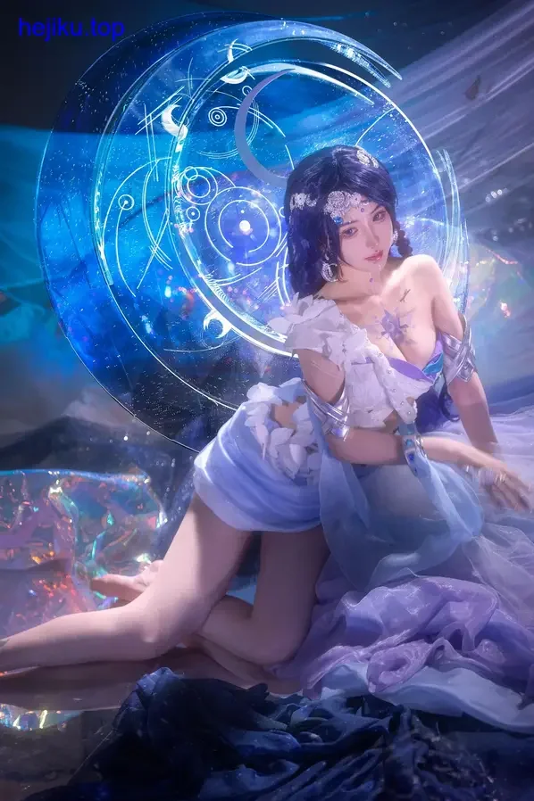 露儿大魔王演绎斗罗大陆角色 露儿大魔王斗罗大陆角色cos高清写真,服装细节精致仿佛从二次元走出