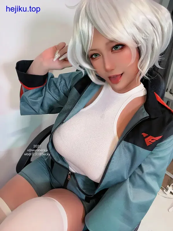 贝贝琪Becky眼部特写 眼妆细腻 亮片在光下若隐若现