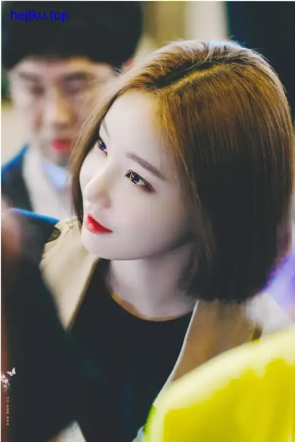 yeonwoo李妍雨角色眼神与表情管理细节特写