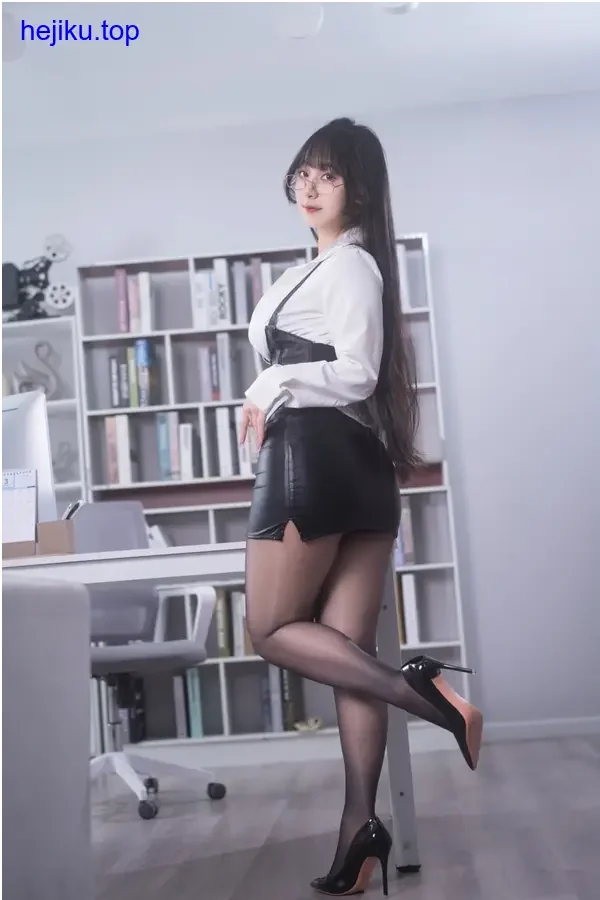 浅安安兔女郎装扮 浅安安兔女郎全身