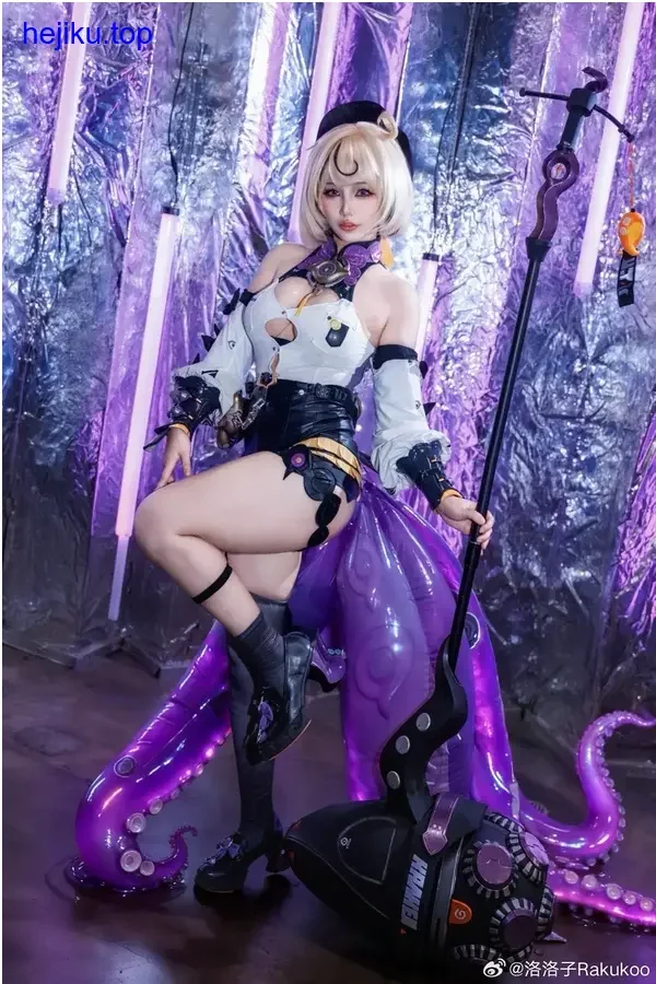 狐洛洛子鲨鱼妹服装细节特写