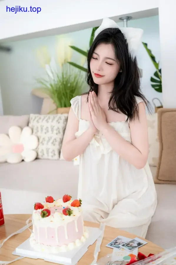 桃良阿宅cos妆容细节 桃良阿宅cos妆容细节