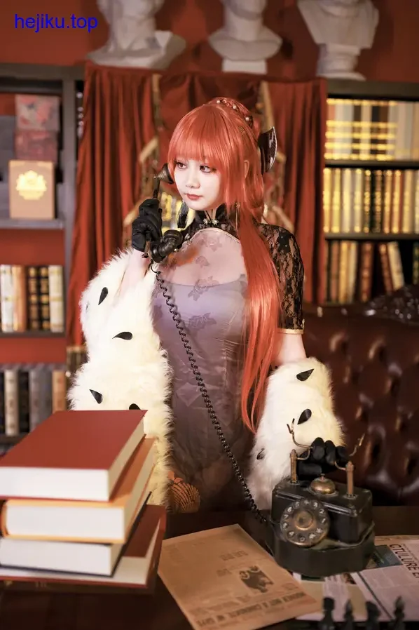 万圣夜阿雪雪恶魔造型