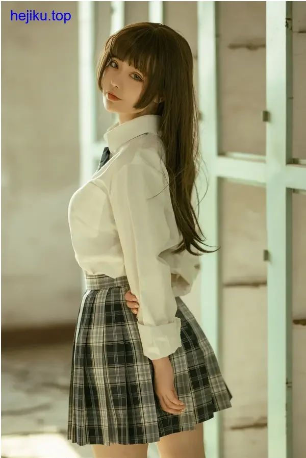 桃良阿宅1080高清跪坐榻榻米团扇放在膝边