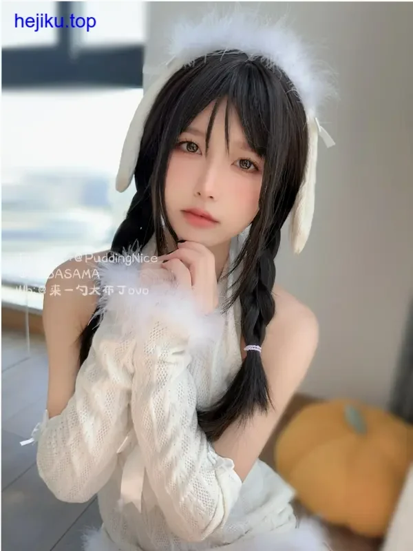 布丁大法扮木之本樱在教室里转身回眸