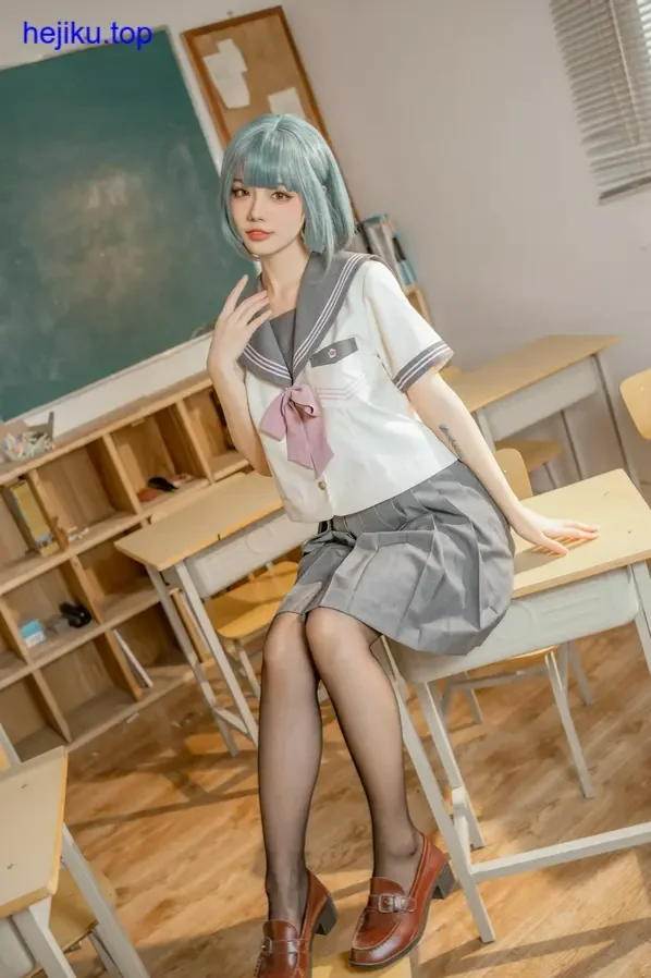 桃良阿宅cos战斗服细节 桃良阿宅cos战斗服细节