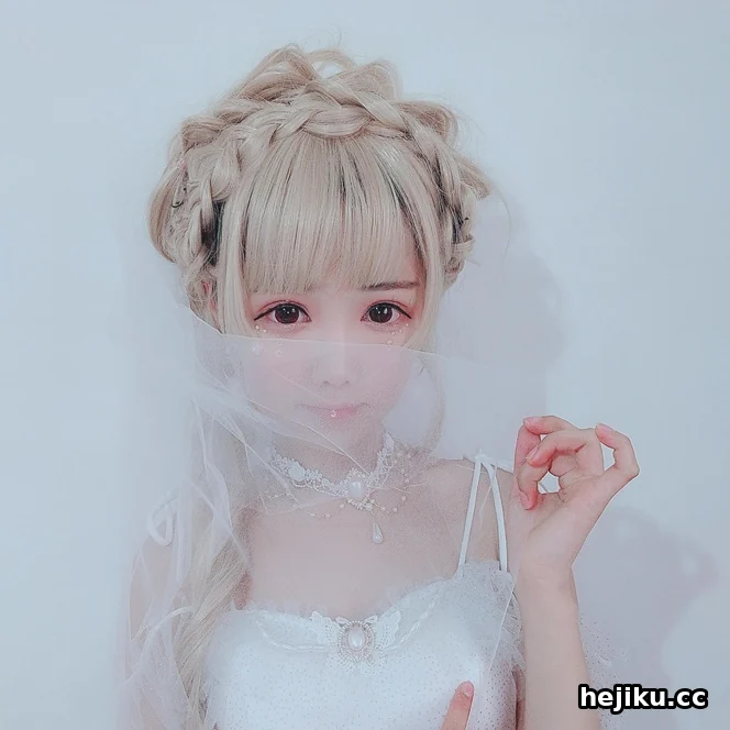 羽天shine 一个把私生活藏起来的COSer，反而更让人好奇
